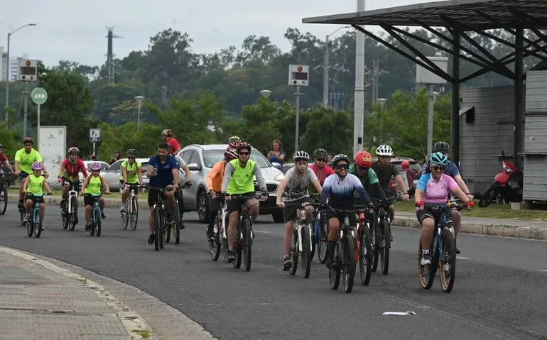 Unos 250 ciclistas se congregaron este Viernes Santo para disfrutar de una experiencia religiosa y saludable.