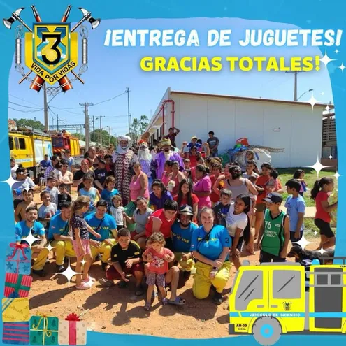Los juguetes que recolectan los Bomberos Voluntarios de la Tercera Compañía de Sajonia son entregados en los barrios más humildes de Asunción.