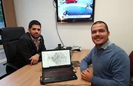 Diputado Raúl Benítez (PEN) y el arquitecto Fernando Maidana, asesor de Transporte de la Gobernación de Central.