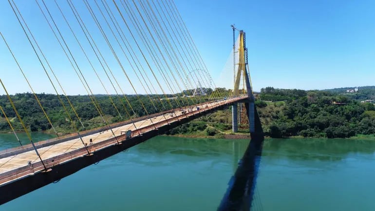 El Puente de la Integración tiene un movimiento que es normal señala el Ing. Pánfilo Benítez, de Itaipú Binacional.