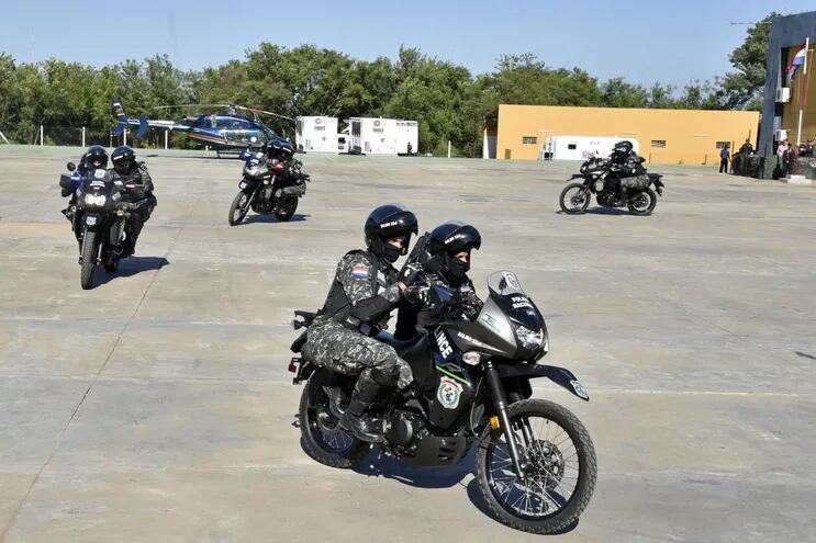 Unas 300 motos forman parte del Grupo Lince, de las cuales unas 240 están operativas, según el jefe de la unidad.