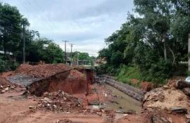 fotomail 13-04-2024 economia
Tema: Puente en Colonia Elisa, derrumbado hace más de 8 meses
Fotos: Gladys Benítez