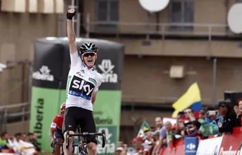 el-ciclista-britanico-del-equipo-skychris-froome-se-ha-proclamado-el-vencedor-de-la-undecima-etapa-de-la-vuelta-ciclista-a-espana-2016-con-salida-en-122152000000-1495179.JPG