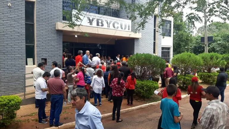 Dos concejales actuales y una ex edil municipal buscan llegar a la intendencia de Ybycuí.