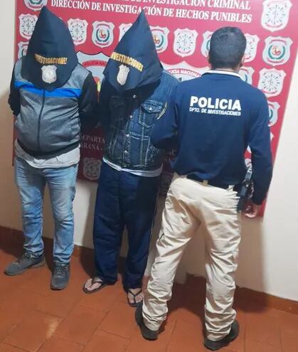 Los detenidos fueron trasladados a la base de Investigaciones Regional San Alberto.