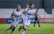 Juan Alfaro festejando el gol que le convirtió a Sportivo Trinidense