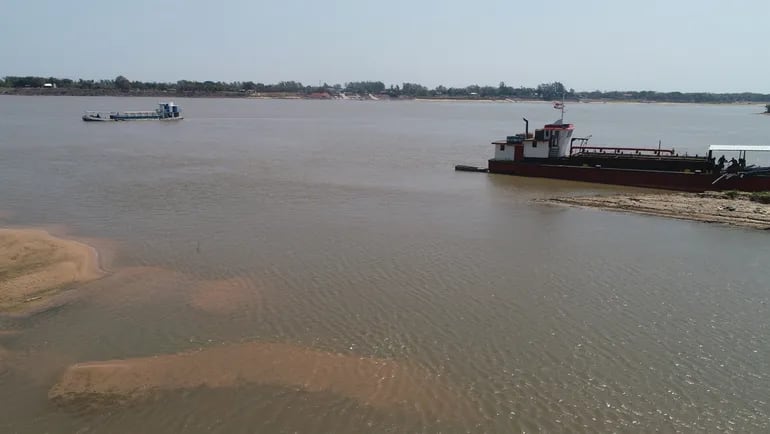 En este momento se registra la peor bajante del río Paraguay en 50 años. Pese a esto, se tardó para licitar el dragado.