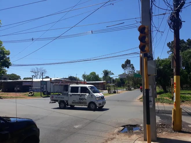 En las calles Víctor Curiel y Concordia del barrios Villa Industrial, los semáforos que fueron inaugurados en agosto de este año, ya se encuentran averiados.