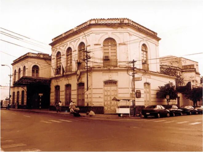Antigua foto del Teatro Nacional (hoy Teatro Municipal Ignacio A. Pane), Asunción.