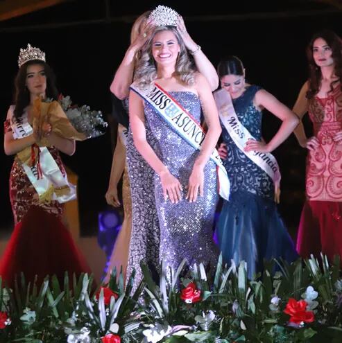 Nueva soberana. Diana María Acuña Ramírez fue coronada como Miss Asunción 2023.