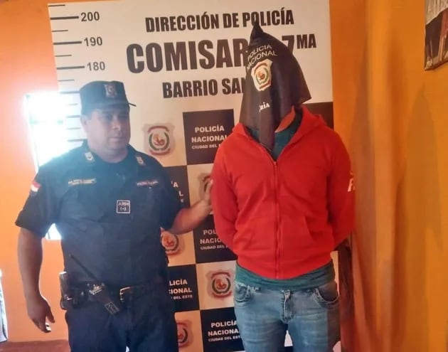 Gustavo Federico Alfonzo Godoy está detenido en la Dirección de Policía de Alto Paraná.