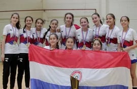 Las Guerreritas de la selección nacional de hándbol se consagraron  se alzaron la medalla de oro en los Juegos Sudamericano Escolares que se realizaron en la Secretaría Nacional de Deportes.
