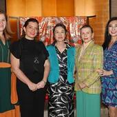 La ministra de Salud Pública, María Teresa Barán; Cynthia Figueredo, ministra de Mujer; Yoshie Nakatani, embajadora del Japón; Maris Llorens; empresaria y Silvia Morimoto, representante del PNUD Paraguay.