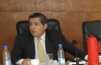 Elio Ovelar, el cuestionado juez que sobreseyó definitivamente al diputado Núñez Salinas.