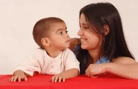 desde-el-nacimiento-una-mama-ya-puede-advertir-respuestas-en-su-bebe-que-le-indican-que-reacciona-a-estimulos-auditivos-cambios-en-la-intensi-205654000000-1608530.jpg