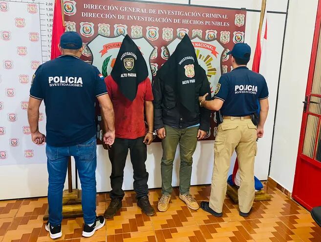 Los dos detenidos, Alcides Jesús Daniel Alonso Benítez (33) y Juan Antonio Ojeda Cardozo (32), fueron trasladados a Santa Rita, donde quedaron a disposición del Ministerio Público.