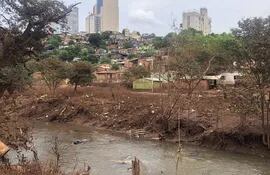 El arroyo Acaraymí se encuentra nuevamente en su cauce normal en el barrio San Rafael de Ciudad del Este.