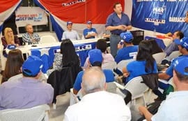 el-candidato-a-presidente-del-plra-explica-sus-planes-a-la-comunidad-paraguaya-en-buenos-aires--210629000000-1445435.jpg