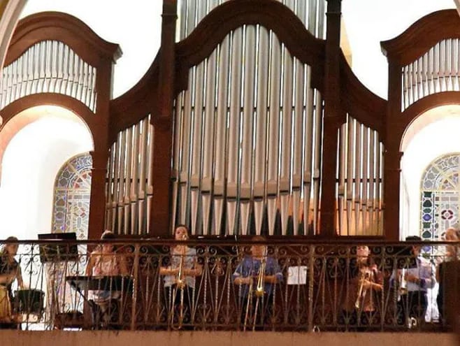 Un ensamble instrumental y vocal conformado por un grupo de amigos músicos viene realizando hace ocho ediciones este tradicional concierto en La Encarnación.