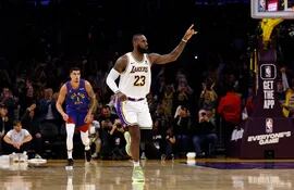 El Lakers LeBron James, el más encestador de todos los tiempos en la NBA. AFP