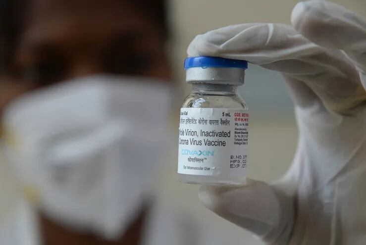 Según sus desarrolladores, la vacuna anticovid india Covaxin ofrece 78 % de eficacia promedio. (AFP)