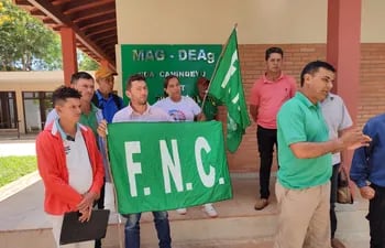 Dirigentes de la Federación Nacional Campesina (FNC) reclaman incumplimiento de pedidos de insumos ante el MAG en Curuguaty