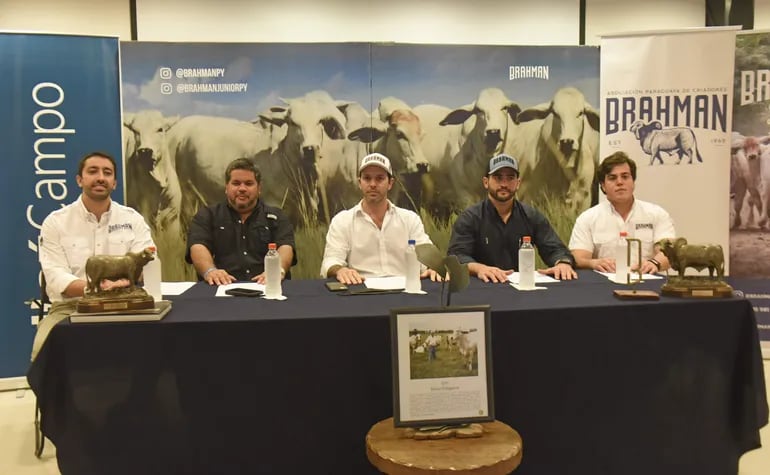 Sebastián Sierra, Marito Pereira, Ignacio Llano, Martín Arce y Matías  Morales, en la rueda de prensa de la Brahman, sobre la Expo Ganadera 2022.