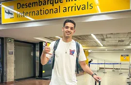 Damián Bobadilla, en su llegada a Brasil para sumarse al São Paulo.