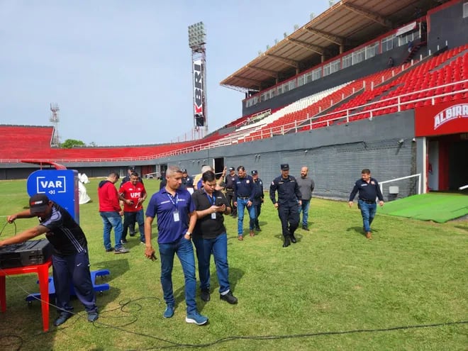 Ultiman detalles del dispositivo de seguridad para el encuentro deportivo Paraguay-Perú en Ciudad del Este.