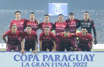Equipo de Nacional en la final de la Copa Paraguay 2022.