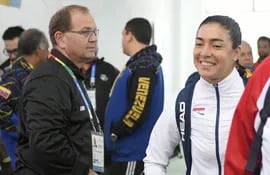 Camilo Pérez, presidente del Comité Olímpico Paraguayo, y Montserrat González, extenista, en los Juegos Odesur 2018.
