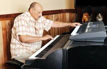 el-pianista-scar-faella-obtuvo-triple-disco-de-platino-por-su-album-romance-guarani-lanzado-en-1995-por-el-sello-ifsa--202144000000-1844070.jpg