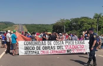 Pobladores de Caacupé se movilizan para exigir viaducto peatonal