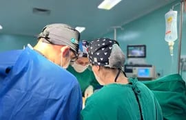 Traumatólogos se unen para cuatro maratónicos días de cirugías pediátricas en el Acosta Ñu.