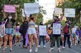 Mujeres en una de las marchas en Asunción.
