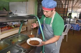 Los cocineros tuvieron buena demanda de Jopará en la segunda edición del festival.