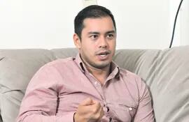 Miguel Prieto (32 años) renunció para postularse de nuevo como intendente de Ciudad del Este.