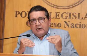 Senador Pedro Santa Cruz (PDP) reveló ilegalidad de  una terna.