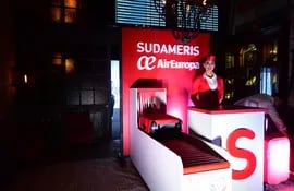 Nuevos beneficios tienen los clientes de Sudameris gracias a la alianza firmada con Air Europa.