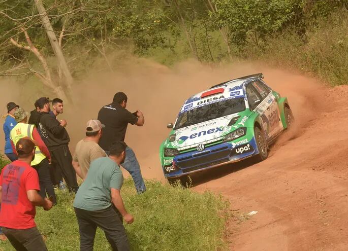 Cumplidas cinco pruebas del Nacional de Rally, Augusto Bestard se mantiene como líder del campeonato por delante de Gustavo Saba, Miki Zaldívar y Alejandro Galanti.