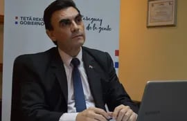 Carlos Pereira, ministro de la STP.
