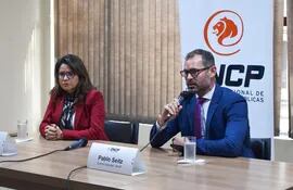 La ministra Cecilia Pérez y el director Pablo Seitz presentaron el plan de detección y combate al lavado de dinero en compras públicas.