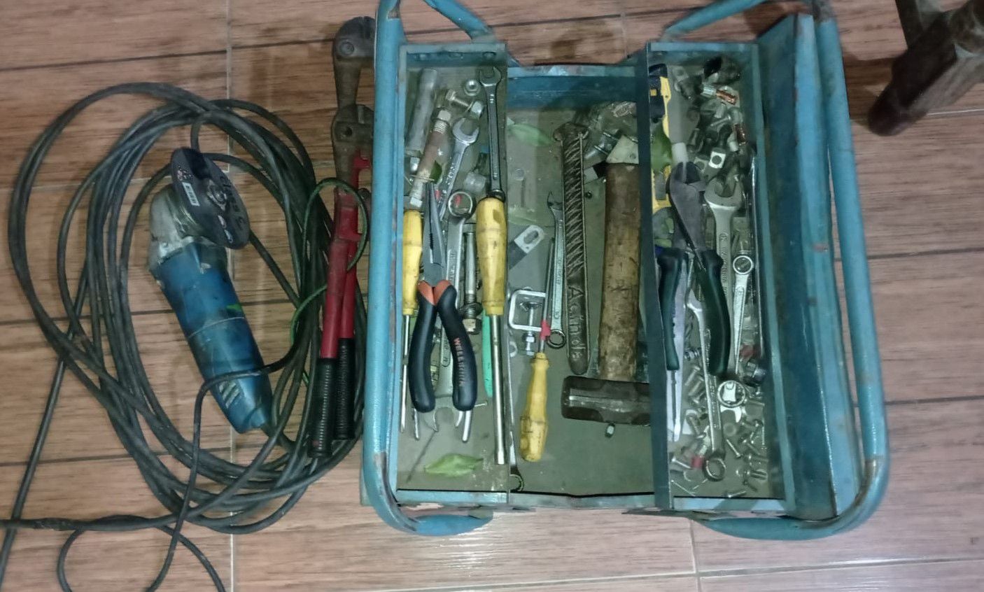 Caja de herramientas incautada por la Policía.