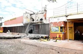 la-sede-de-la-empresa-de-seguridad-prosegur-que-fue-destrozada-a-tiros-y-con-bombas-por-la-megabanda-brasilena-que-robo-11-720-255-dolares--194325000000-1580230.jpg