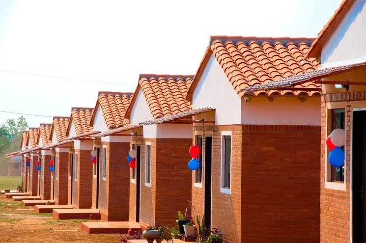 Unas 35 familias recibieron sus nuevas viviendas en San Miguel.