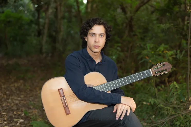 Martín Ortega acaba de lanzar su nuevo álbum llamado "Pu Asy", con el apoyo de Juan "Panchi" Duarte.
