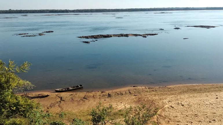 El río Paraná está en una situación crítica.