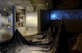 Vista de la muestra "El cielo Ishir: Relatos cosmogónicos del Chaco Paraguayo" que se presentó en el Museo América de Madrid desde junio hasta octubre.