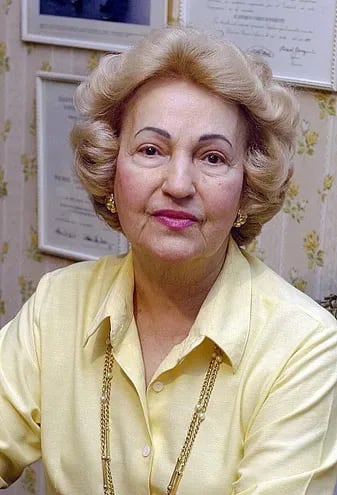 Beatriz Rodríguez Alcalá de González Oddone, escritora e historiadora paraguaya. El certamen busca rendir un homenaje póstumo a su labor literaria e impulsar la creación de novelas.