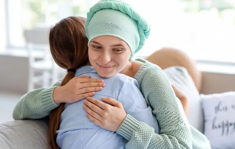 Además del cuidado médico, el apoyo familiar es fundamental para el paciente con cáncer.